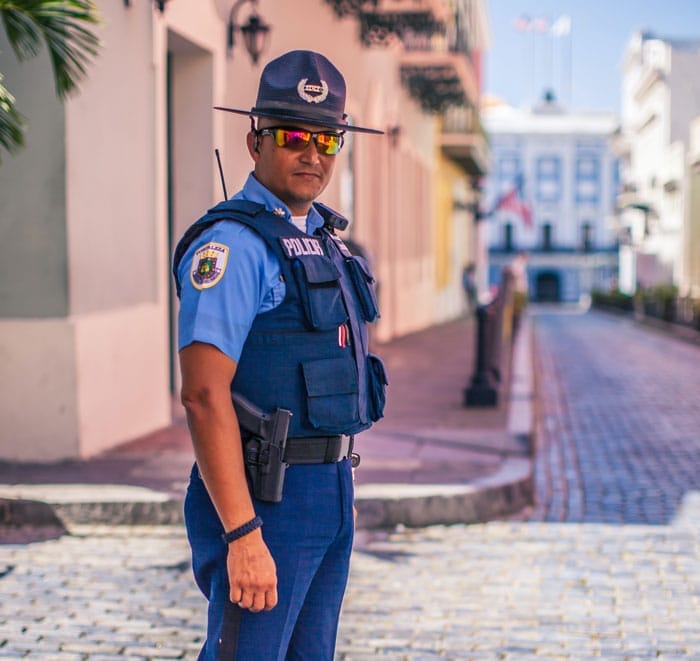 17 petugas polisi palsu