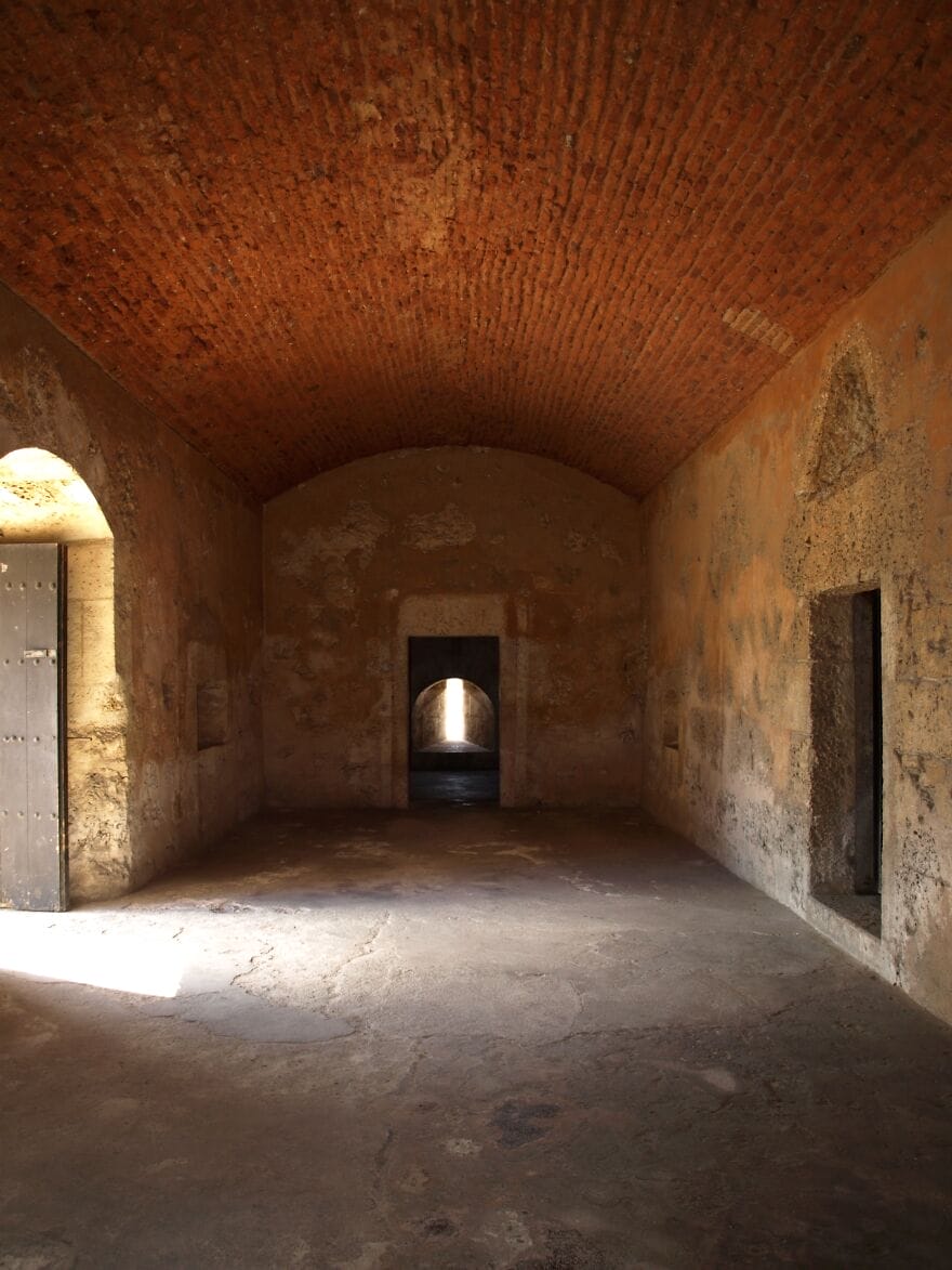 di dalam benteng ozama