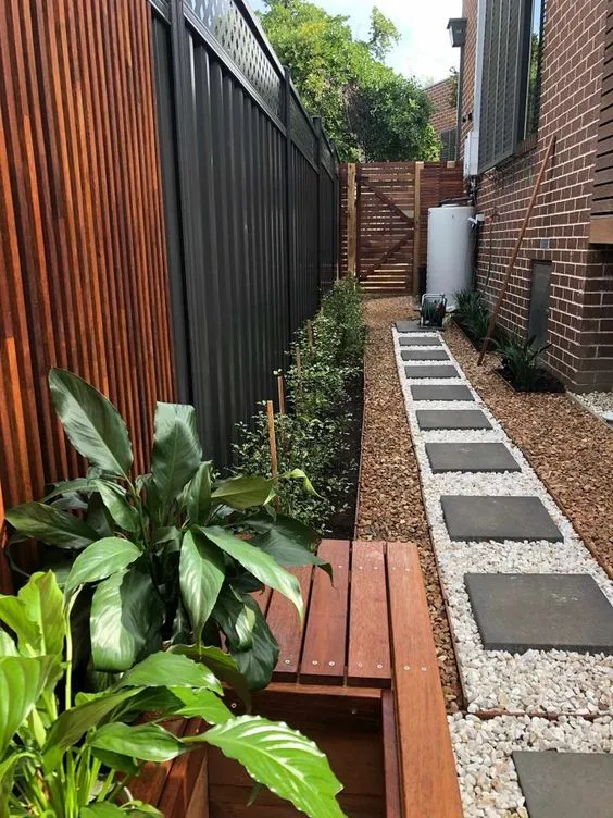 taman kering samping rumah