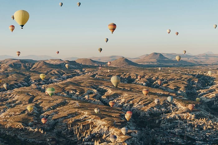 14 mengendari balon udara di cappadocia turki