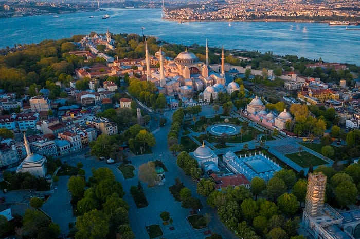 55 mengunjungi istanbul turki