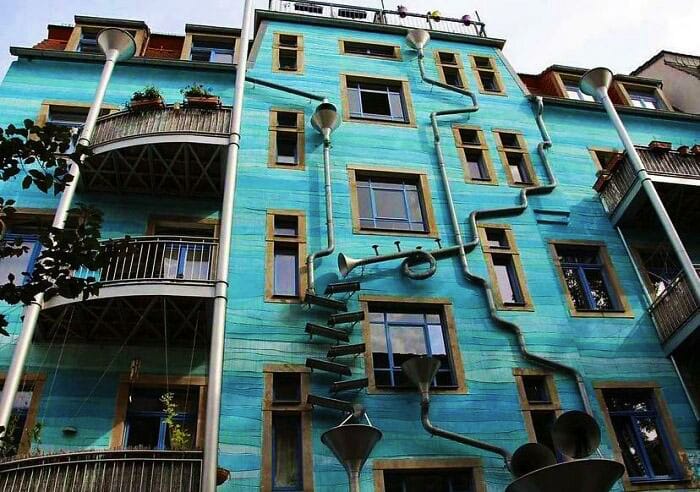 Gedung Di Jerman Yang Memainkan Musik Saat Hujan