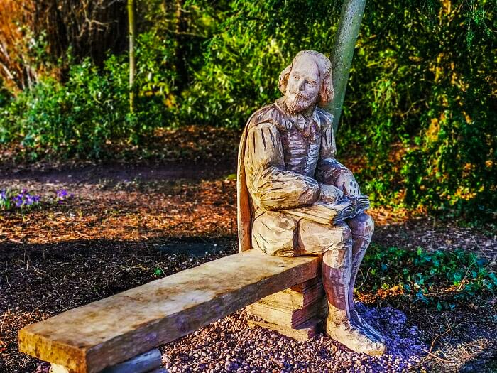 10 shakespeare bench