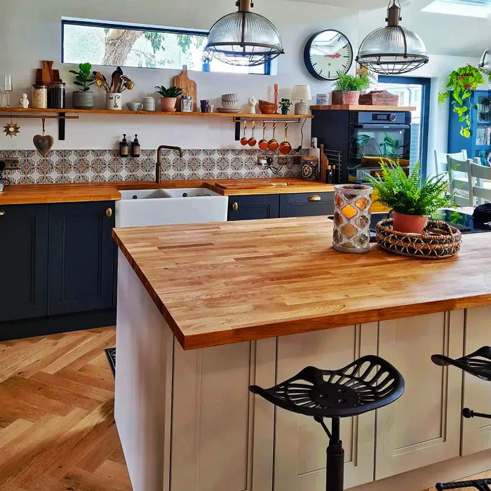 04 dapur nyaman dengan pulau
