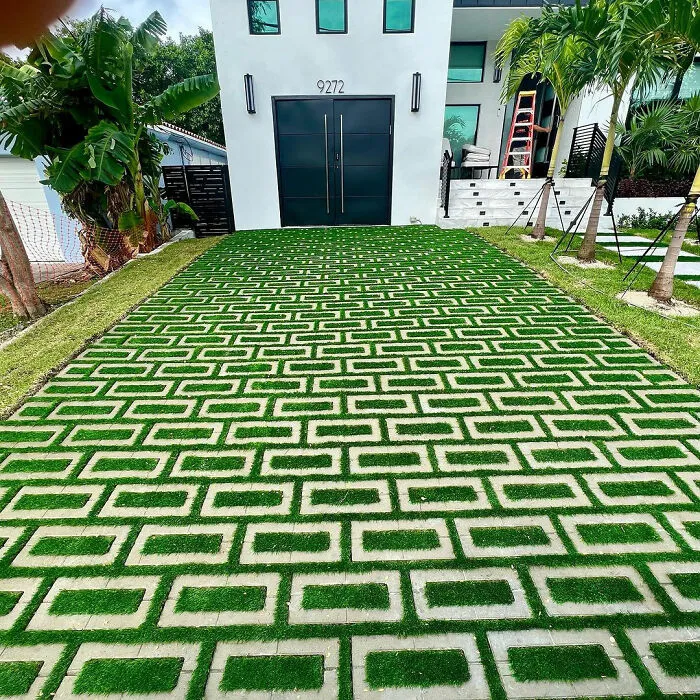 5 A Labyrinth With Symmetric Grow Through Pavers