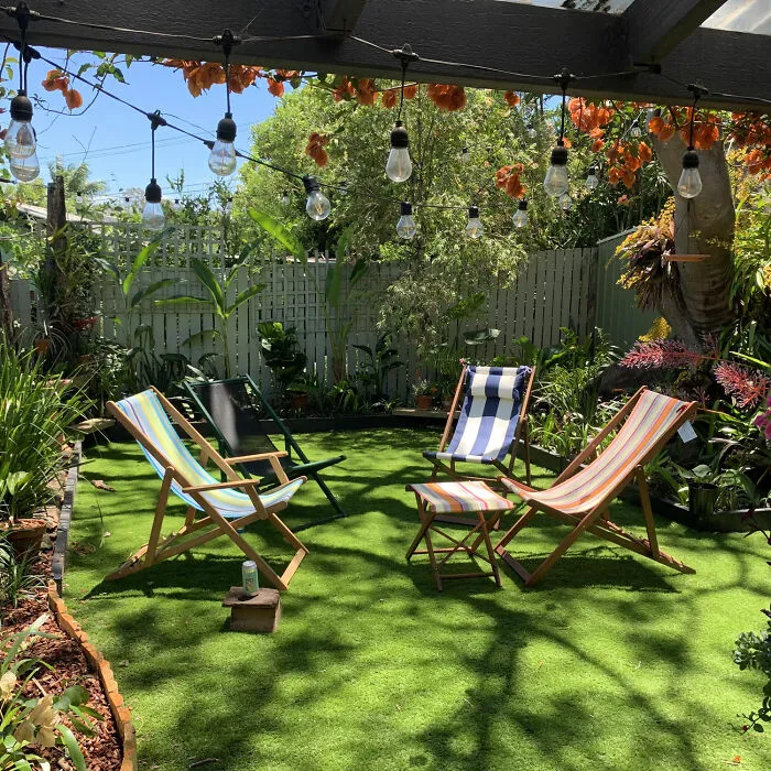 5 Striped Outdoor Lounge Chairs