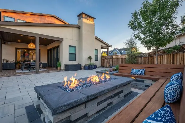 14 Banquette Seating For Cozy Backyard Patio Ideas
