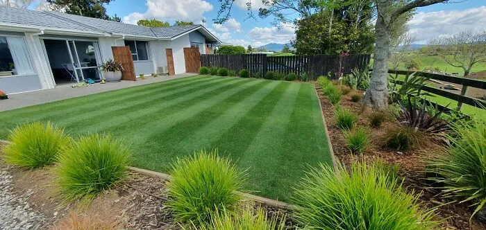 27 A Simple Grassy Garden