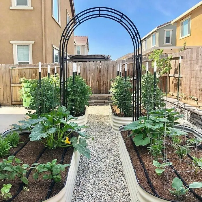 5 Raised Flower Beds For Backyard Design