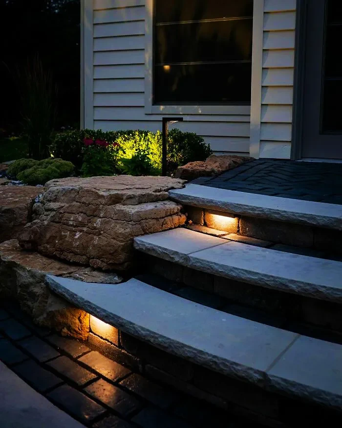 41 Outdoor Lights To Frame The Steps