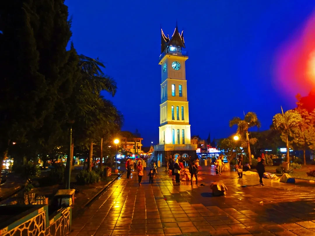 01 jam gadang bukittinggi 2341