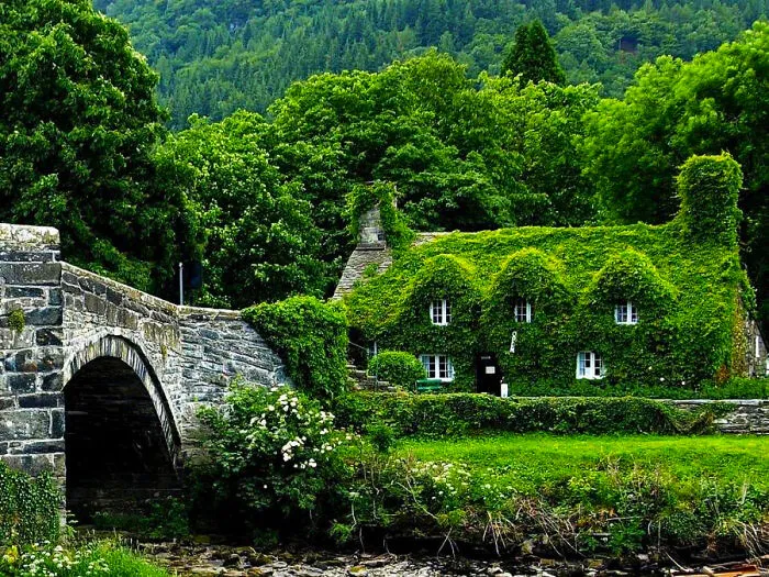 15 Llanrwst Wales