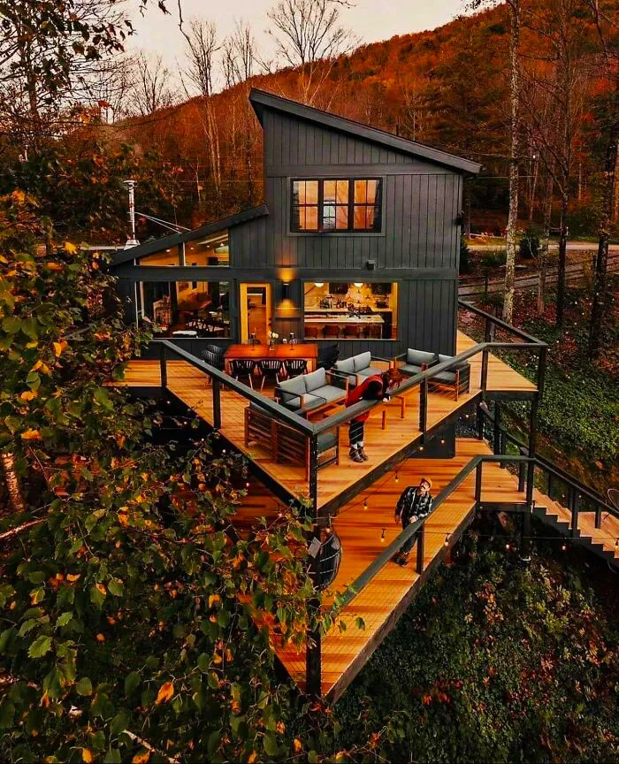 29 Is The Black House A Trend Or Here To Stay