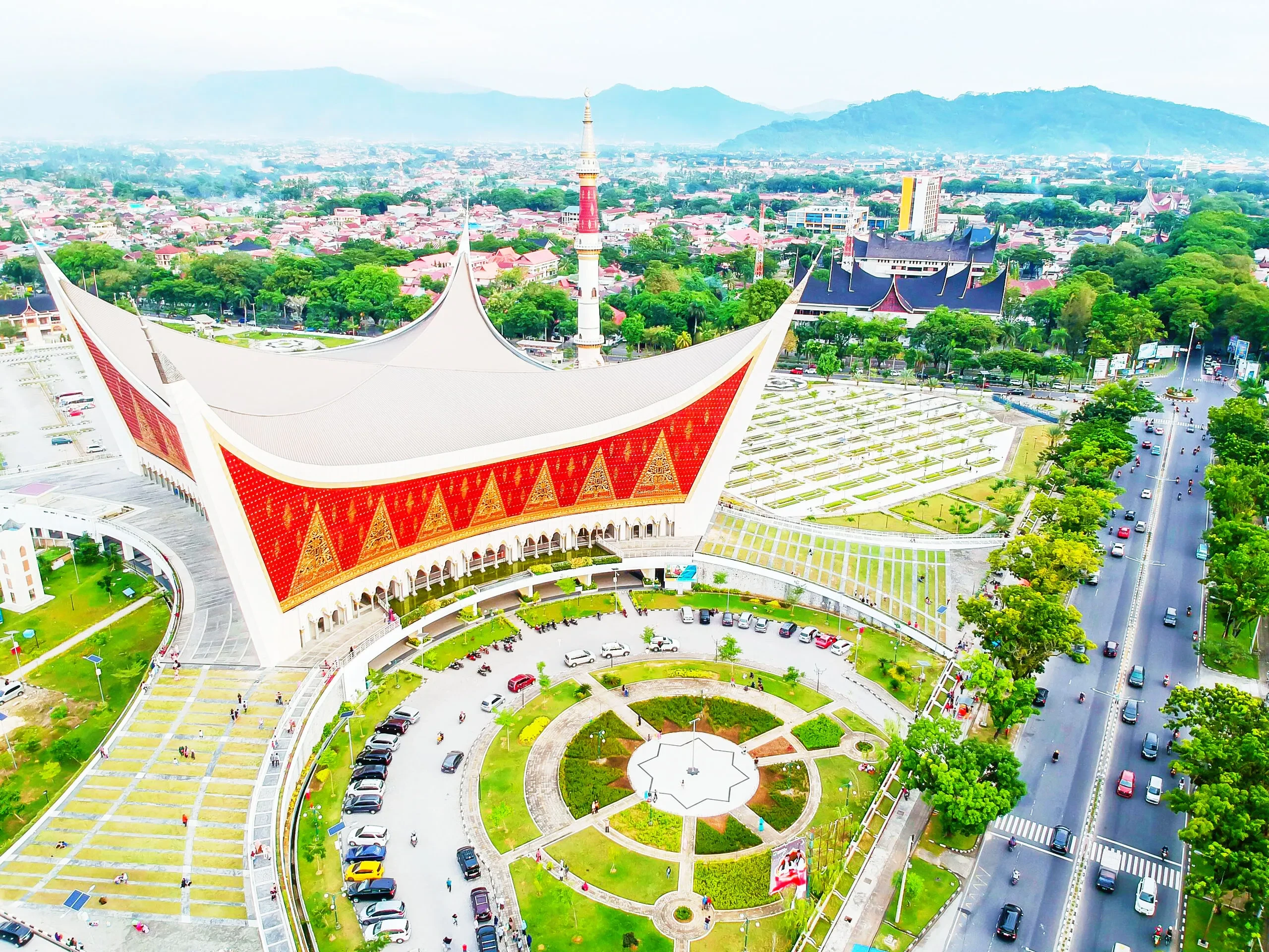 10 MASJID RAYA SUMBAR scaled