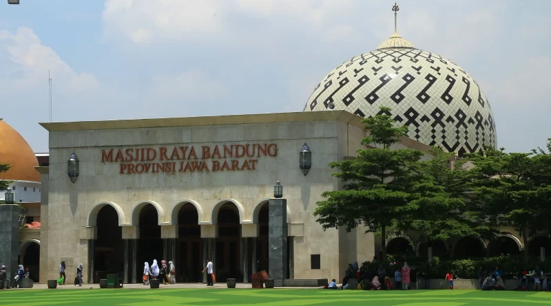 03 Masjid Raya Bandung