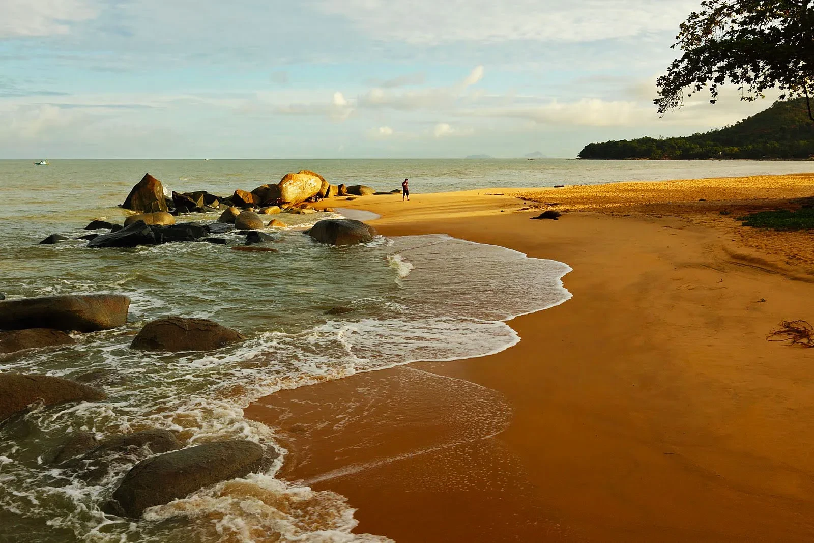 02 Pantai Pasir Panjang Singkawang