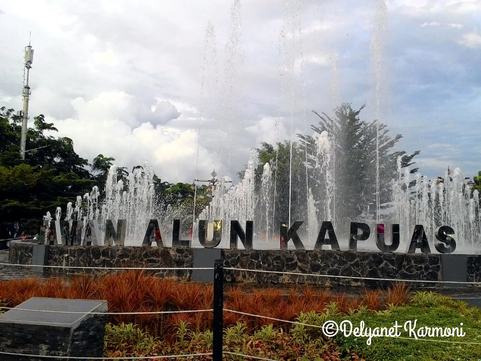 09 Taman Alun Kapuas