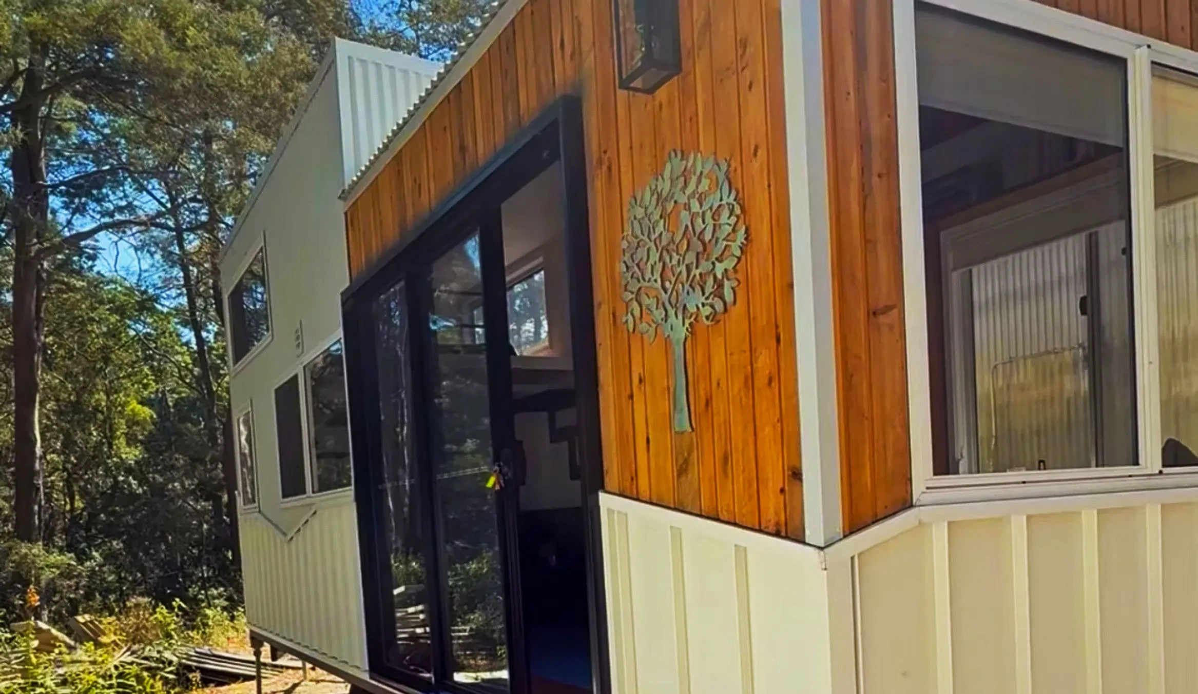 06 the tasmanian little sabi is one of this years most beautiful tiny homes 4