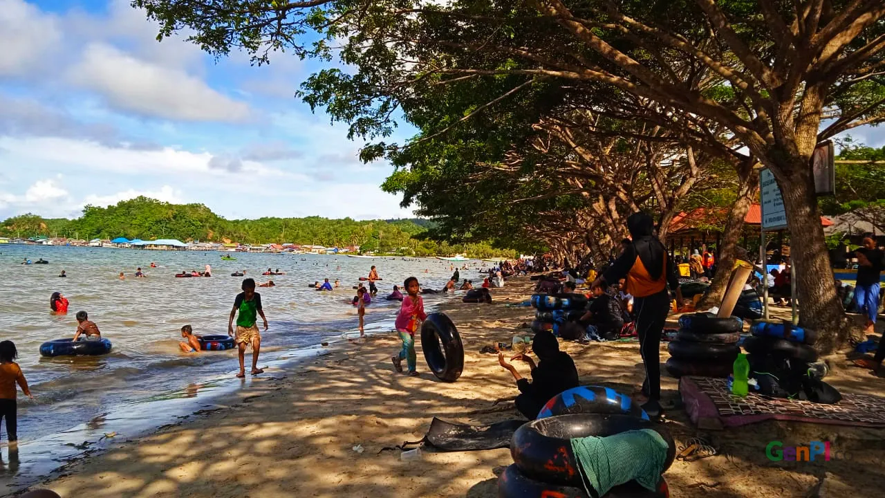 2 Pantai Nambo Kendari 