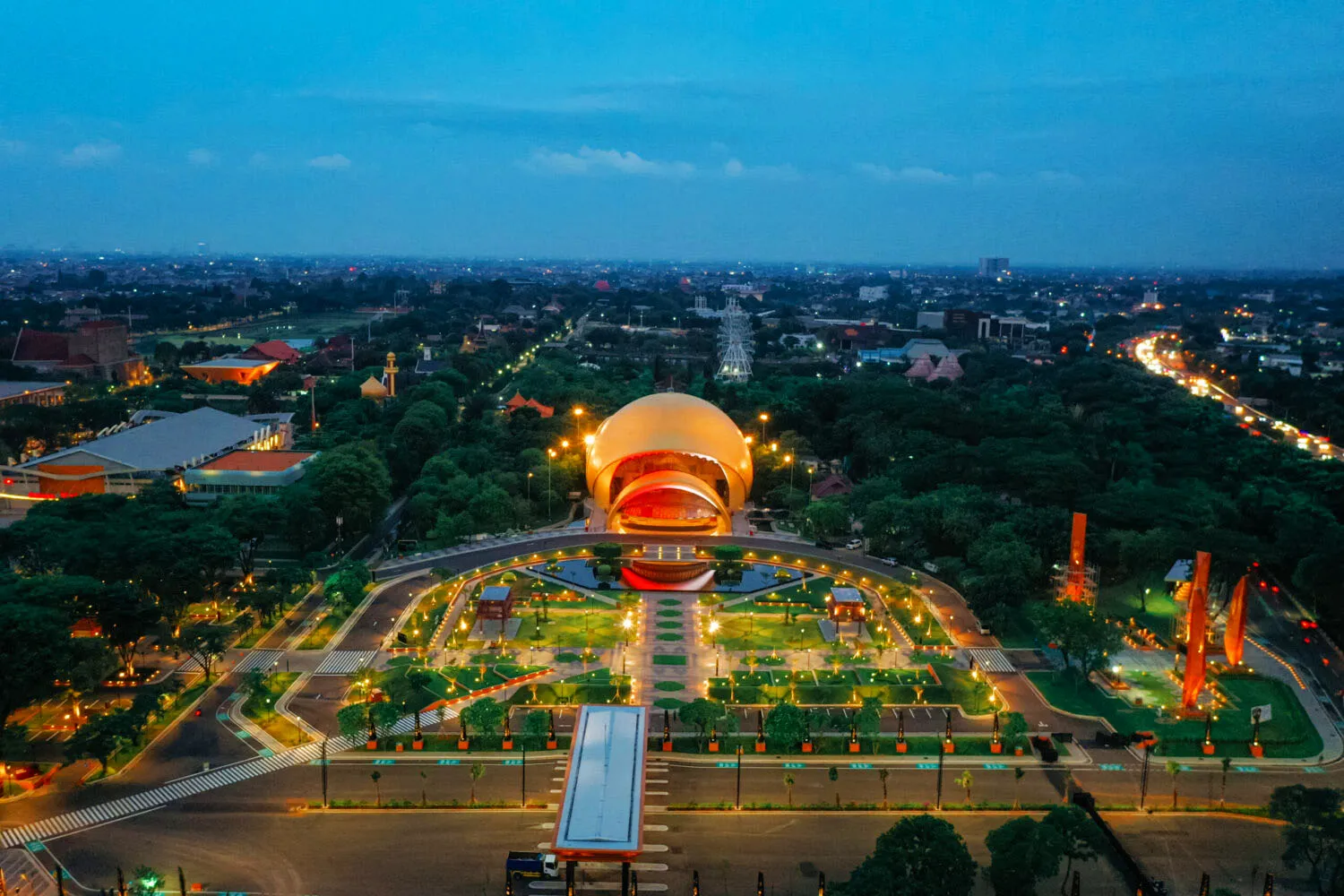 03 taman mini indonesia indah tmii