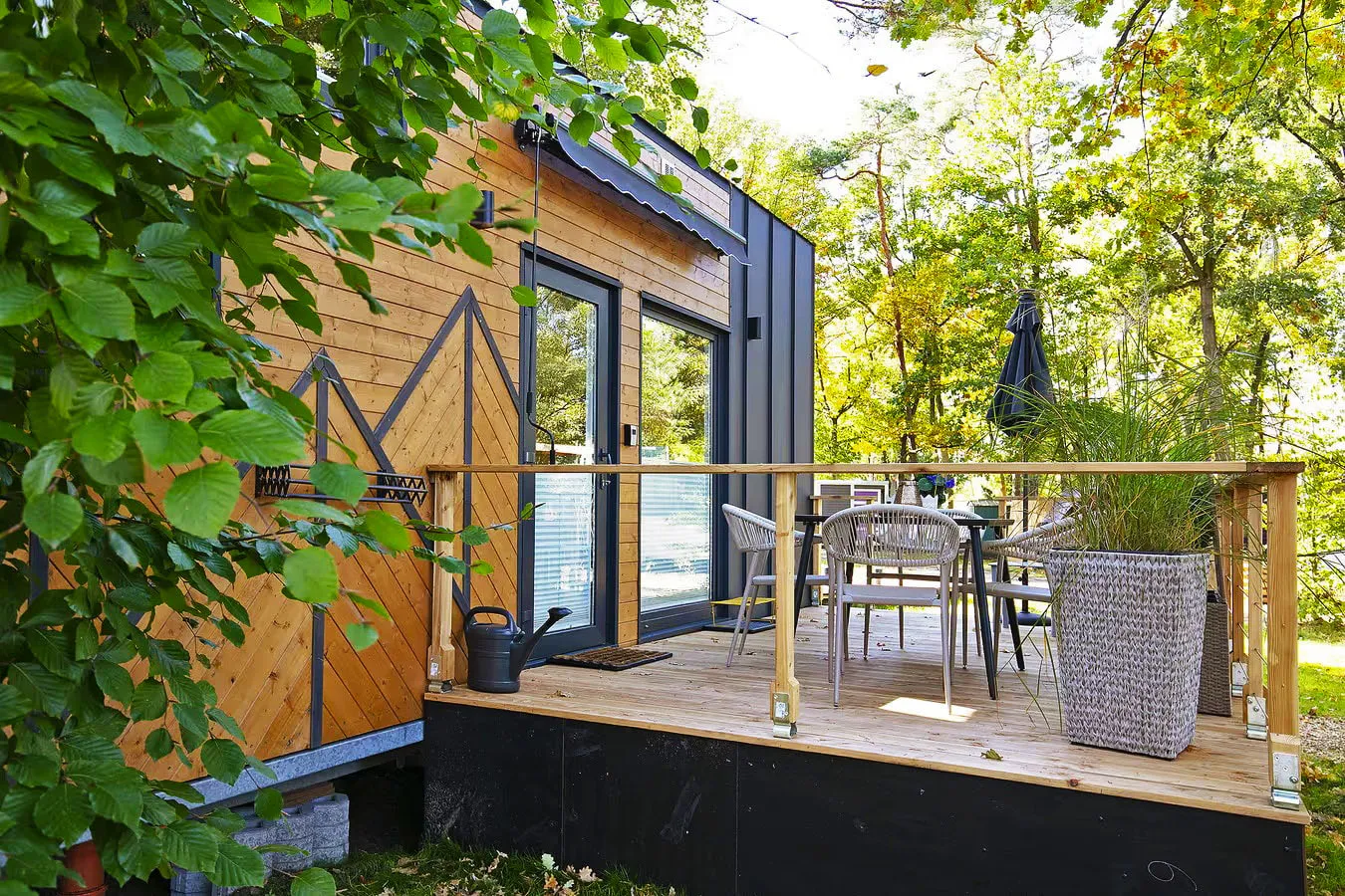 the perfect home away from home is a bright cottage on wheels thumbnail 2comp