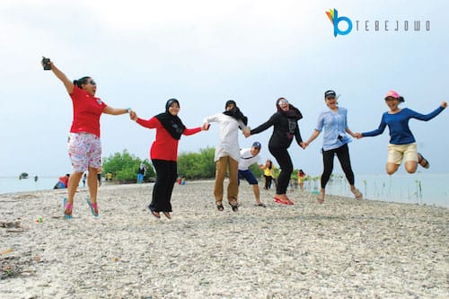 pantai pulau pari