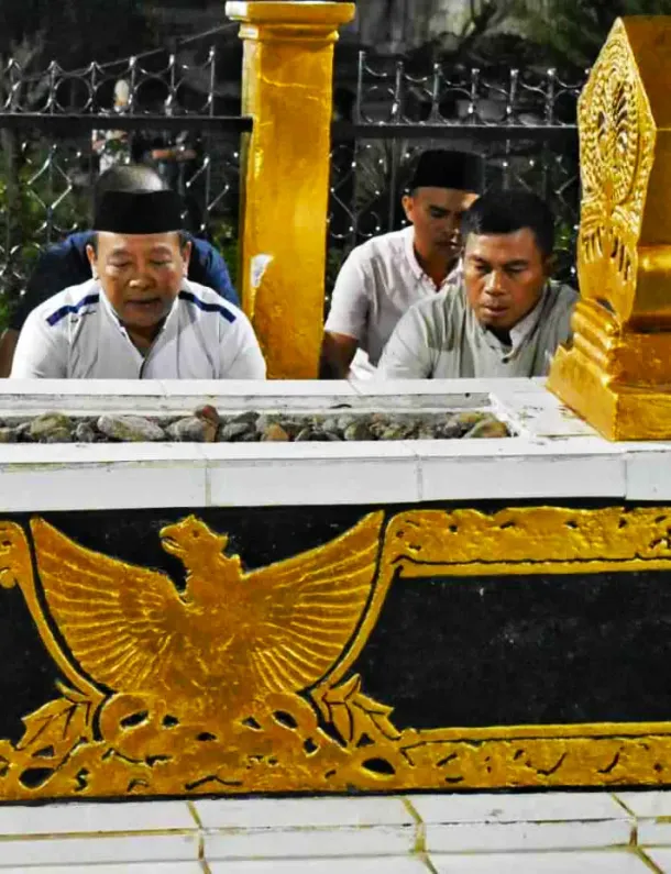Ilustrasi Makam Raden Inten II, Lampung