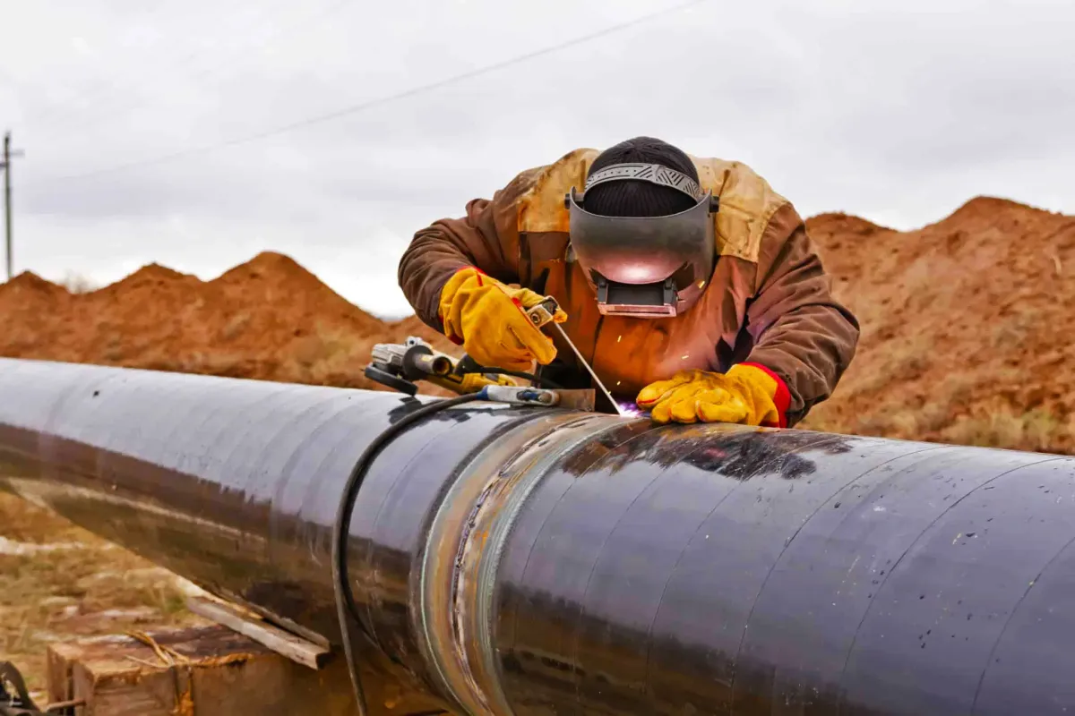 Ilustrasi Pipe Fitter Welder
