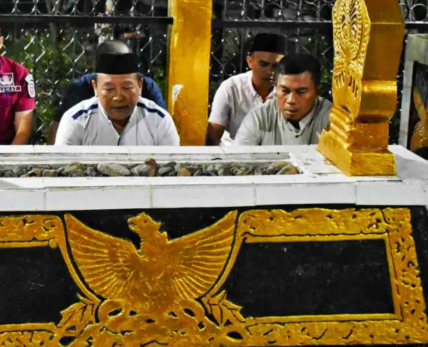 Ilustrasi Makam Raden Inten II, Lampung