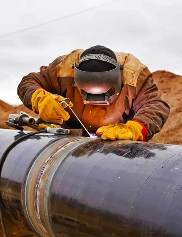 Ilustrasi Pipe Fitter Welder