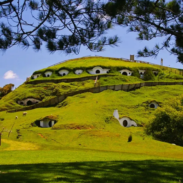 Pemandangan perbukitan Hobbiton lokasi syuting Lord of the Rings