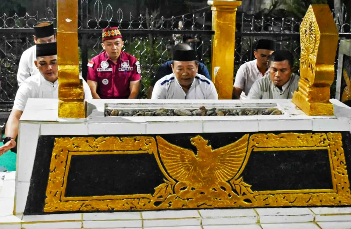 Ilustrasi Makam Raden Inten II, Lampung
