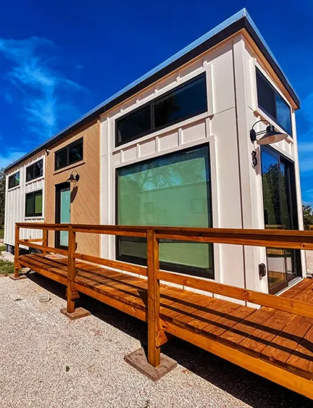 The Getaway: Tiny Home Modern 2 Kamar dengan Loteng Nyaman